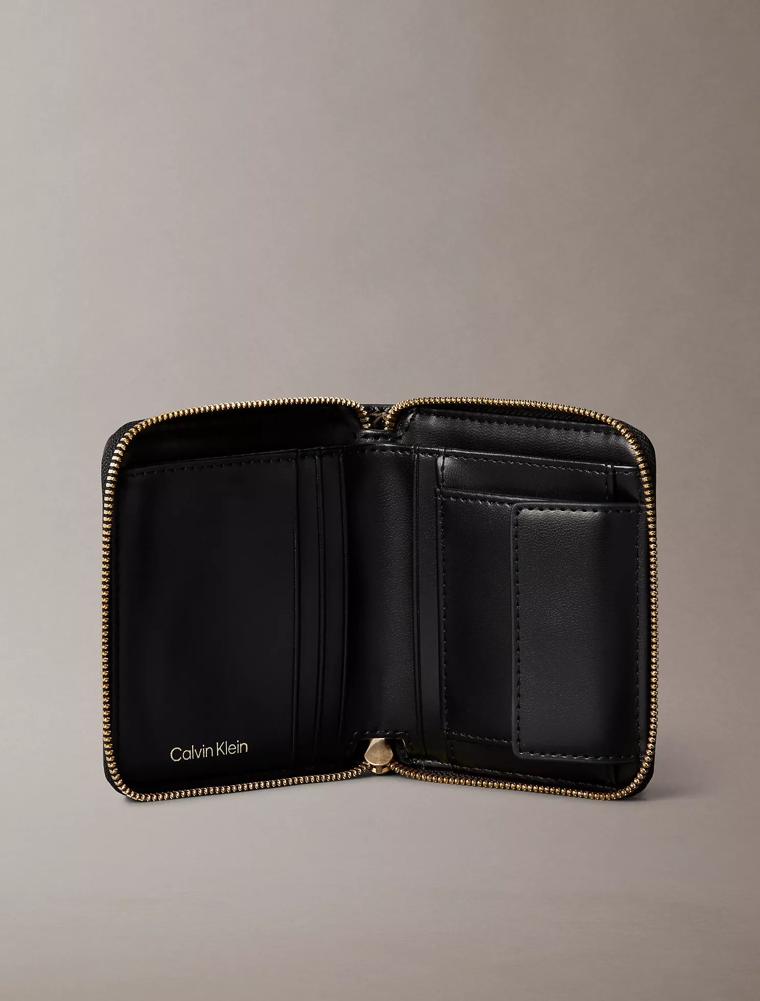 Preorder - Calvin Klein